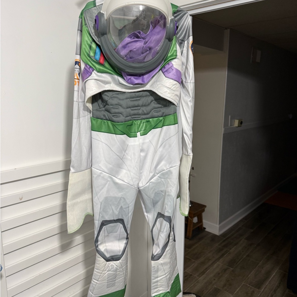 Kids Buzz Lightyear Costume - size small 4-6